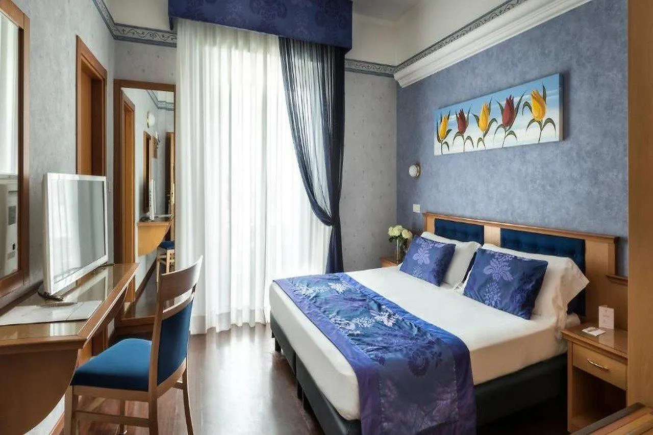Hotel Tiffany'S ريتشوني